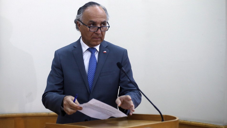 Teodoro Ribera Canciller Ribera por chilenos varados: