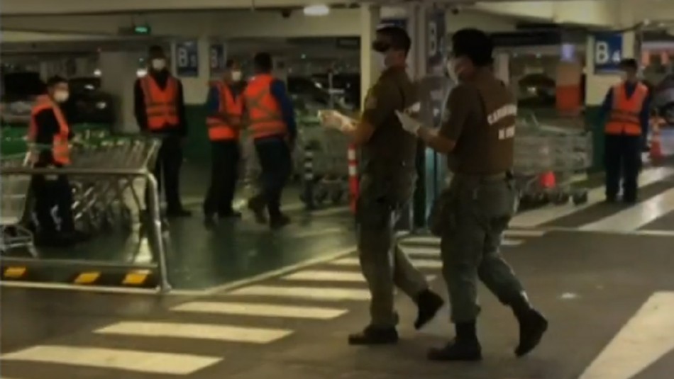 Operativo policial en Mall Alto Las Condes Operativo en supermercado de Las Condes por mujer presuntamente con Covid-19 que infringió cuarentena