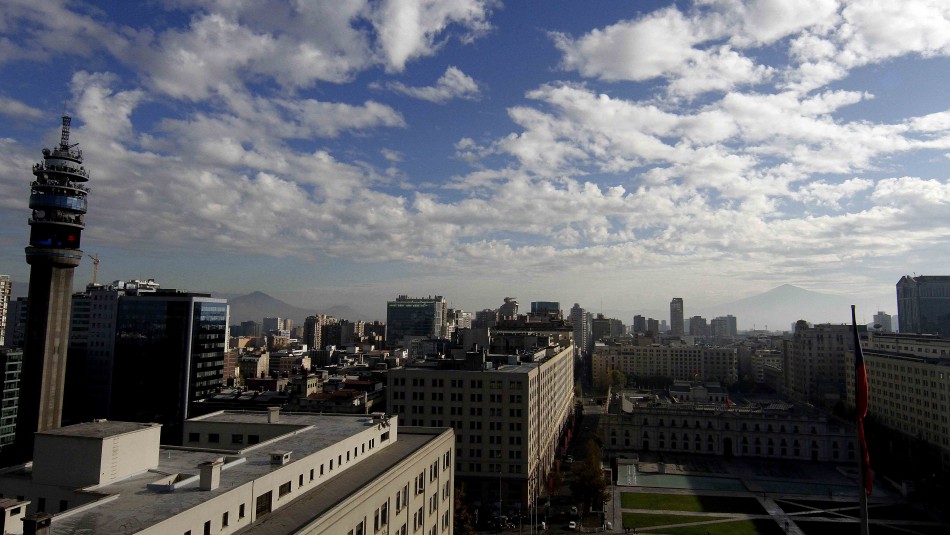 Imagen de archivo Santiago parcialmente nublado: Revisa el pronóstico del tiempo