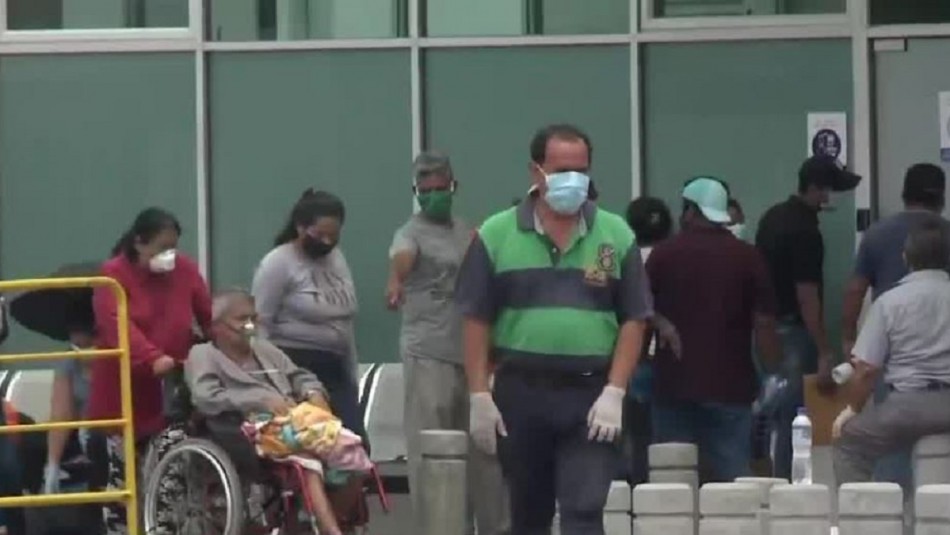Cadáveres en las casas y pacientes en las calles: El dramático escenario de Ecuador por el coronavirus Cadáveres en las casas y pacientes en las calles: El dramático escenario de Ecuador por el coronavirus