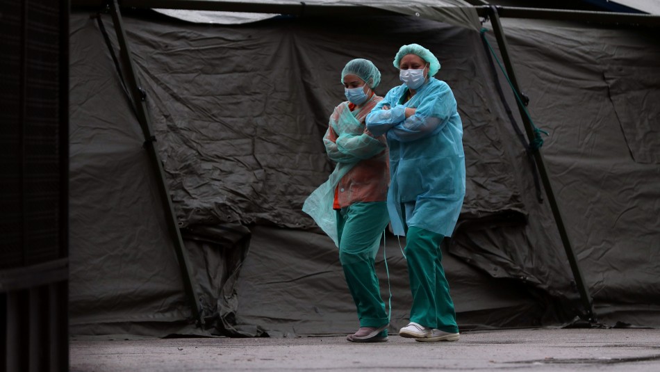 coronavirus muertes españa España registra 864 fallecimientos, nueva cifra máxima diaria de muertes por coronavirus