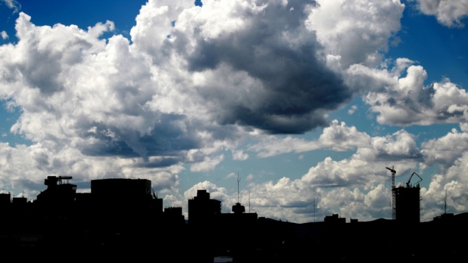Santiago con algo de nubosidad: Revisa el pronóstico del tiempo Santiago con algo de nubosidad: Revisa el pronóstico del tiempo