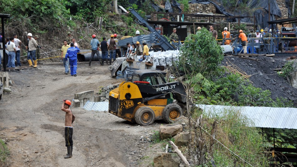 Seis muertos y un herido por explosión en una mina de Colombia Once muertos y cuatro heridos durante accidente minero en Colombia