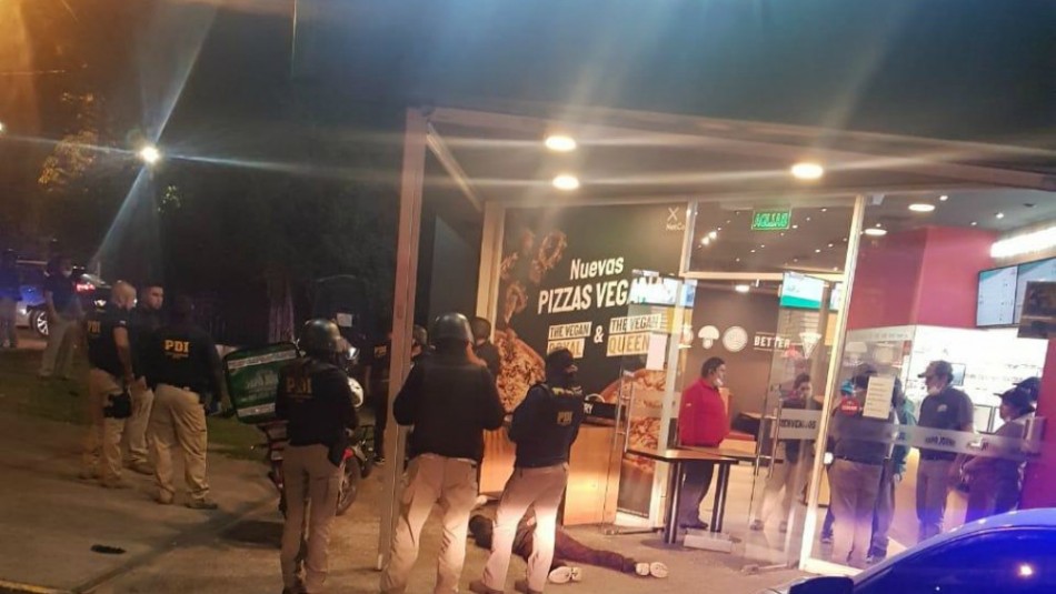 Robo frustrado en pizzería de Peñalolén termina con un asaltante fallecido Robo frustrado en pizzería de Peñalolén termina con un asaltante fallecido