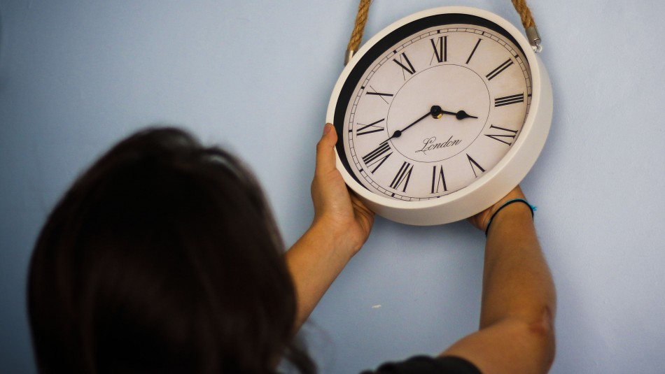 Imagen referencial No te confundas: Revisa cuál es la hora exacta en Chile