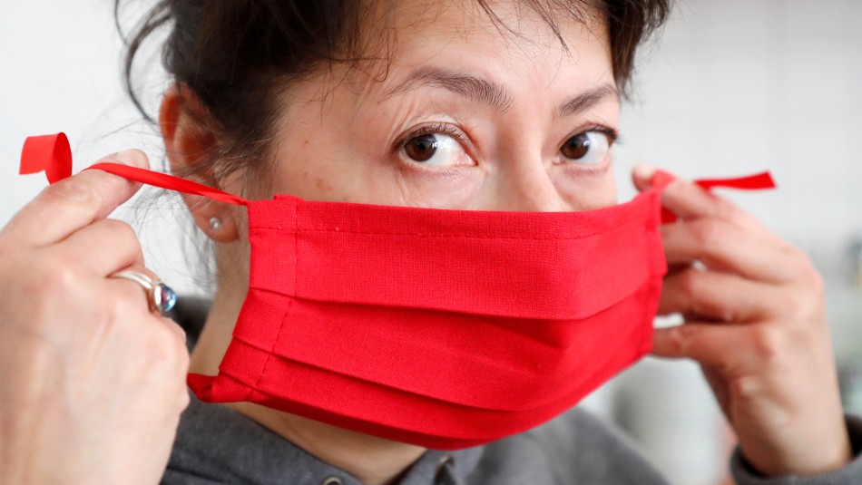 Ministerio de Salud enseña cómo usar y quiatarse una mascarilla COVID-19 en Chile: Ministerio de Salud enseña cómo usar y quitarse una mascarilla