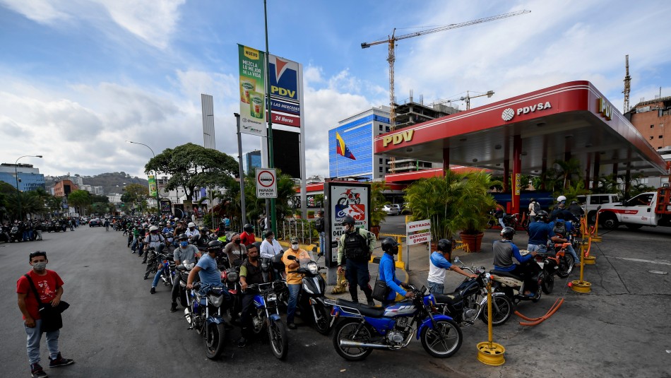 Venezuela se queda sin gasolina en medio de la crisis por el Covid-19 Venezuela se queda sin gasolina en medio de la crisis por el Covid-19