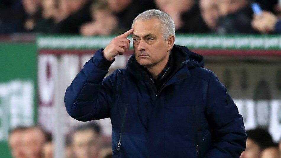 José Mourinho Mourinho es captado entrenando con jugadores del Tottenham en plena pandemia