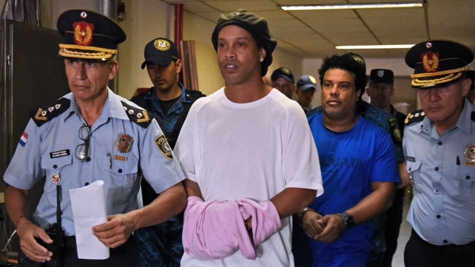 Ronaldinho Ronaldinho deja prisión.