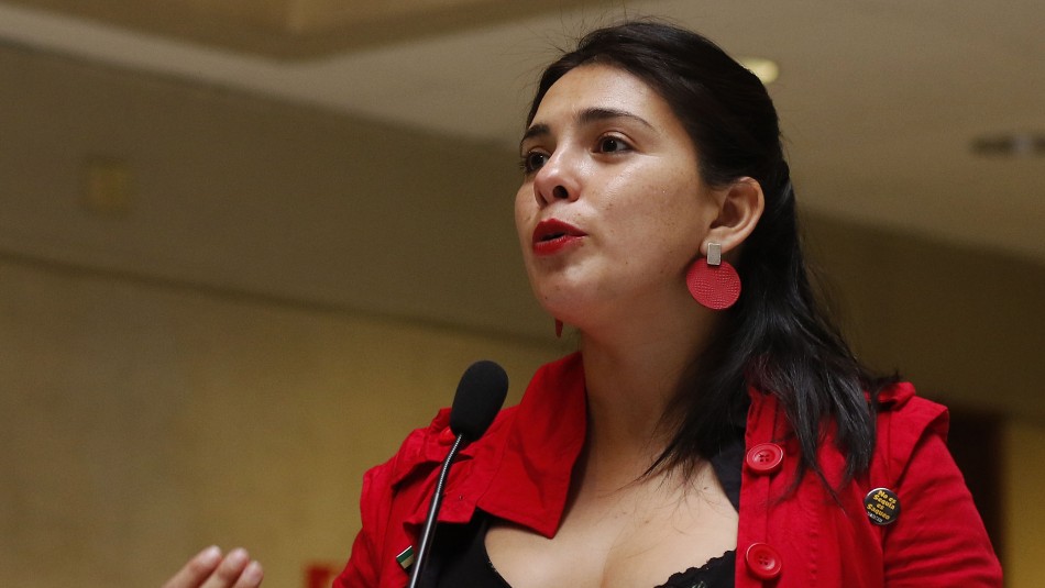 Karol Cariola Diputadas buscan que las AFP paguen los efectos económicos del coronavirus
