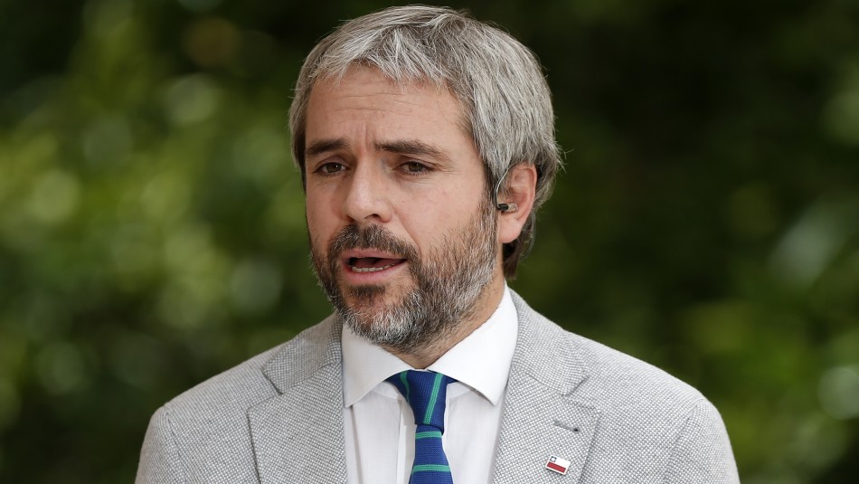 Gonzalo Blumel Gobierno anuncia apoyo de $50 mil millones a municipios para enfrentar pandemia de coronavirus