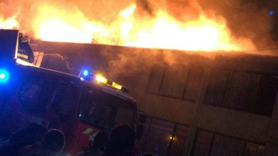 Incendio en Penco afecta a ocho viviendas y deja 30 damnificados Incendio en Penco afecta a ocho viviendas y deja 30 damnificados