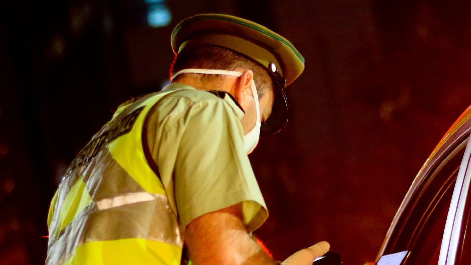 Imagen referencial. Carabineros detuvo a hombre que realizó una fiesta pese a estar diagnosticado con coronavirus