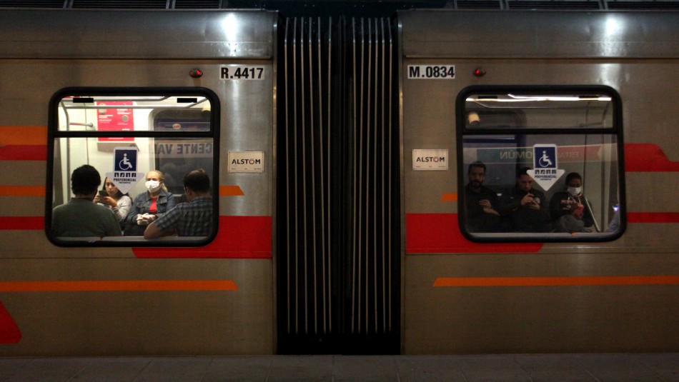 Imagen referencial Metro de Santiago informa que se superó el problema en el servicio de la Línea 3