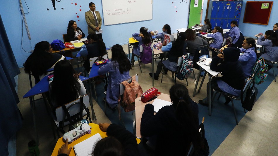 Imagen referencial Alcaldes de 85 municipalidades piden al Gobierno posponer reinicio de clases presenciales