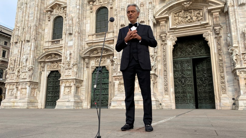 Andrea Bocelli Andrea Bocelli dio concierto por Pascua de Resurrección en un vacío Duomo de Milán