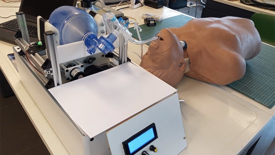Prototipo de ventilador mecánico de la U. de Chile inicia fase avanzada de pruebas de salud Prototipo de ventilador mecánico de la U. de Chile inicia fase avanzada de pruebas de salud