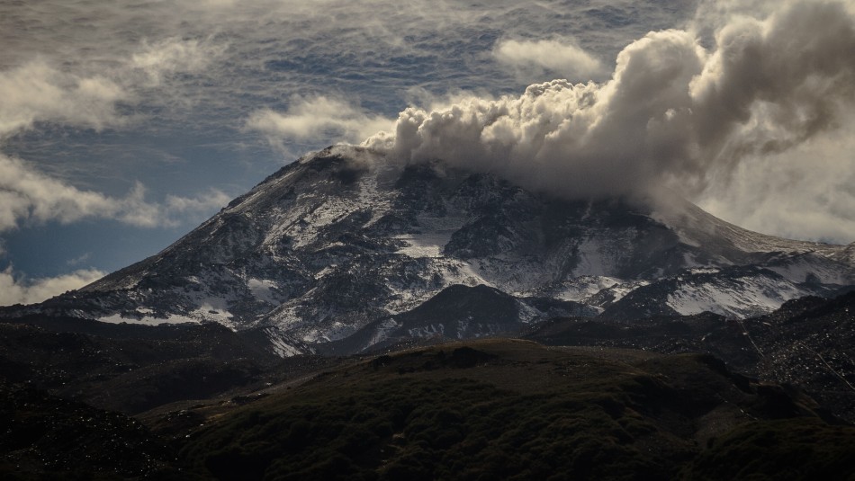 Imagen referencial del Nevados de Chillán Volcán Nevados de Chillán registró nuevo pulso eruptivo con fumarola de 2.500 metros de altura