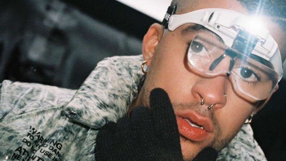 Fanática pintó cuadro de Bad Bunny y el cantante le respondió con una oferta Fanática pintó cuadro de Bad Bunny y el cantante le respondió con una oferta