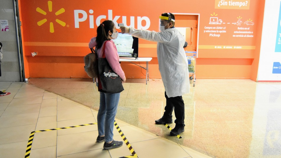 Walmart implementa toma de temperatura a clientes para evitar contagios por coronavirus Walmart implementa toma de temperatura a clientes para evitar contagios por coronavirus