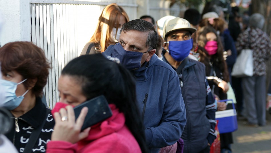 Felix Bulnes filas medicamentos Largas filas se registran en el hospital Félix Bulnes para obtener medicamentos