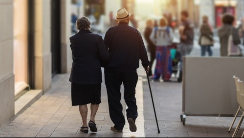 Pago de pensiones a domicilio: Dos AFP llevarán dinero en efectivo a los hogares de pensionados