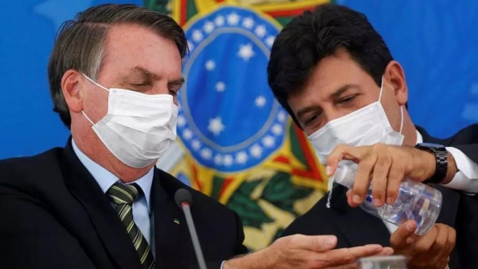 Jair Bolsonaro destituye al Ministro de Salud de Brasil en plena pandemia de coronavirus Jair Bolsonaro destituye al Ministro de Salud de Brasil en plena pandemia de coronavirus