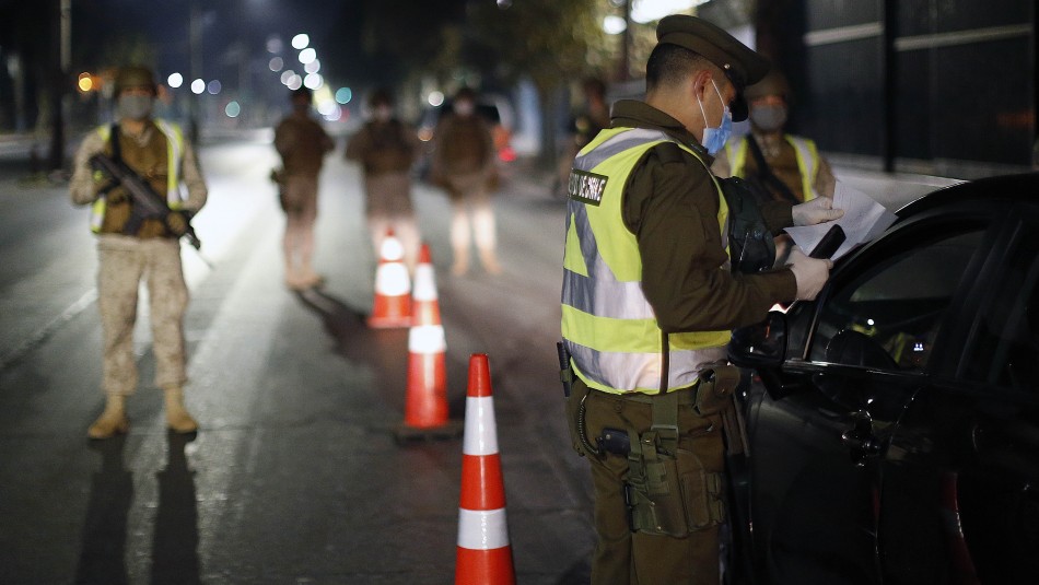 Reporte de Carabineros: 602 personas infringieron toque de queda en todo el país Reporte de Carabineros: 602 personas infringieron toque de queda en todo el país