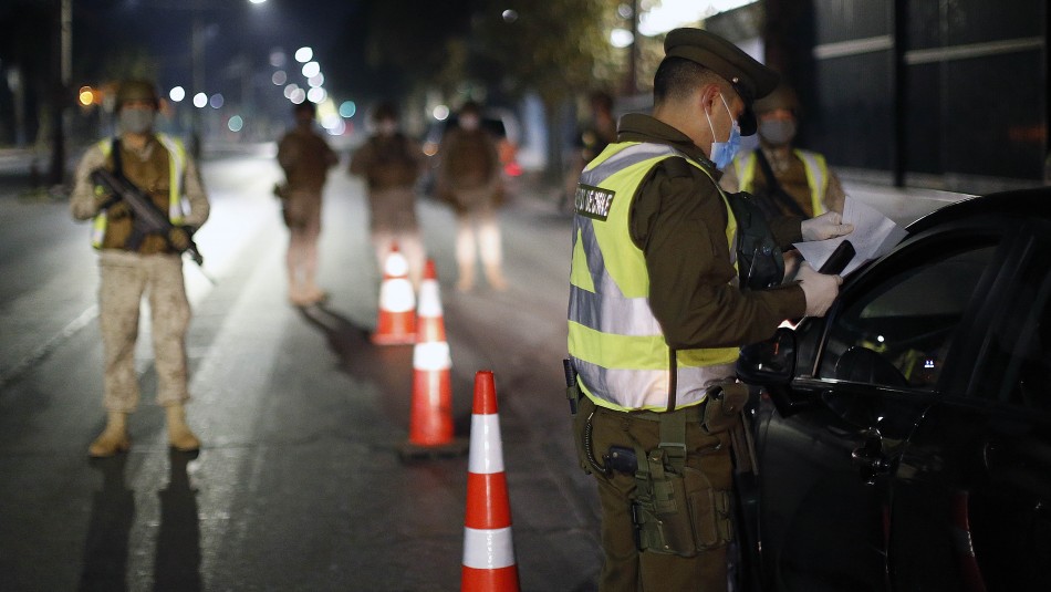 Toque de queda. Carabineros informó que se registraron 782 detenciones por no respetar el toque de queda