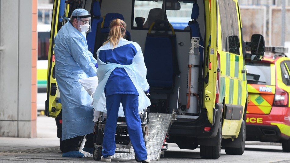 Hospital de campaña en Londres rechaza pacientes graves por Covid-19 por falta de personal médico Hospital de campaña en Londres rechaza pacientes graves por Covid-19 por falta de personal médico
