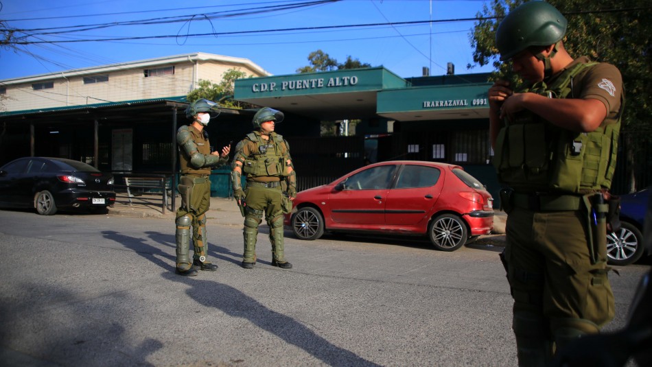 Cárcel de Puente Alto Desórdenes en Cárcel de Puente Alto: Internos tomaron a cinco gendarmes como rehenes