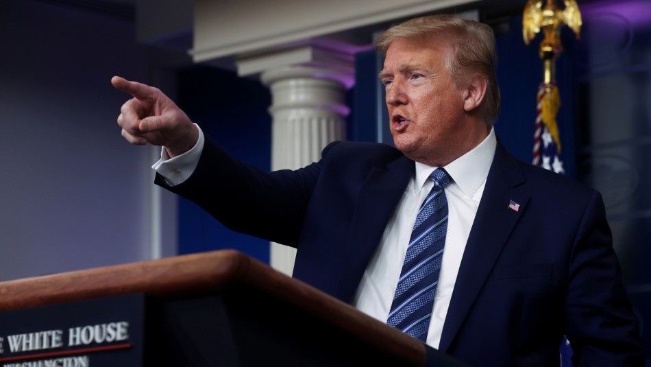 Donald Trump Donald Trump firma decreto para suspender la inmigración hacia Estados Unidos