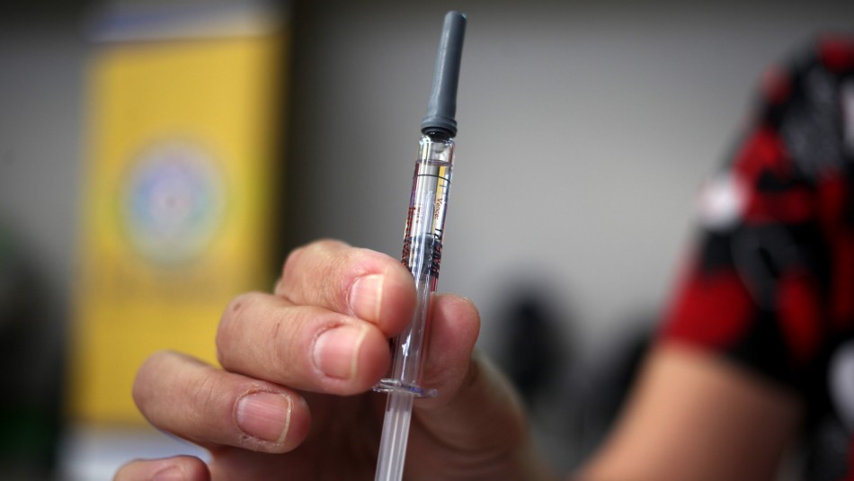 Vacuna contra la influenza Vacunas contra la Influenza: Acusan escasez de dosis para la población general