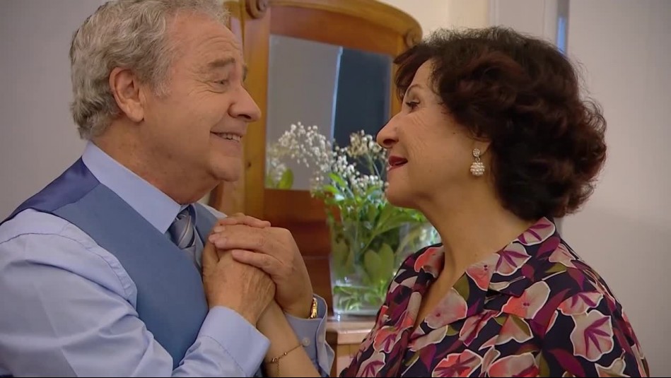 Yo soy Lorenzo: Eleuterio le cantó una romántica canción a Rosita Yo soy Lorenzo: Eleuterio le cantó una romántica canción a Rosita