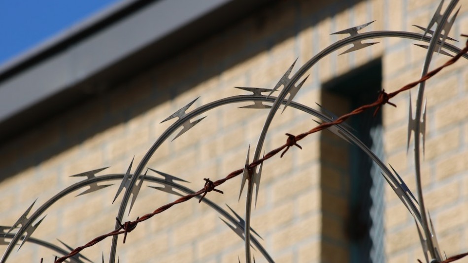 España deja en libertad a algunos internos para pasar la cuarentena en sus casas España deja en libertad a algunos internos para pasar la cuarentena en sus casas