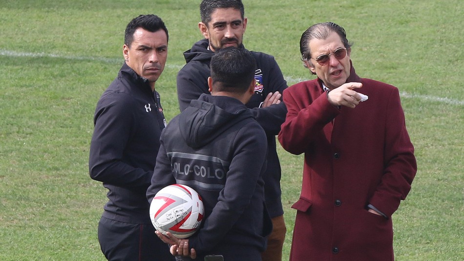 Colo Colo Esteban Paredes dolido con la dirigencia de Colo Colo.