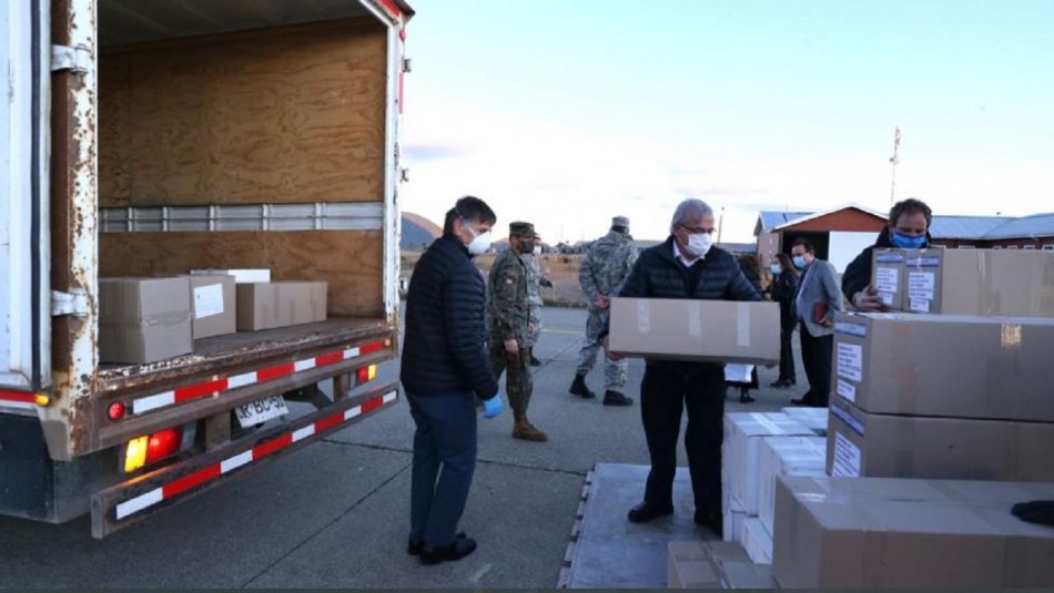 Ministro Mañalich llegó a Punta Arenas para entregar ventiladores mecánicos y exámenes de diagnóstico Ministro Mañalich llegó a Punta Arenas para entregar ventiladores mecánicos y exámenes de diagnóstico