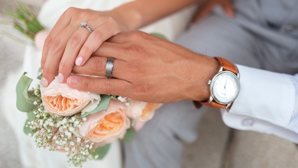 Pareja se casa y horas después muere el marido Pareja se casa en hospital y horas después el marido fallece de coronavirus