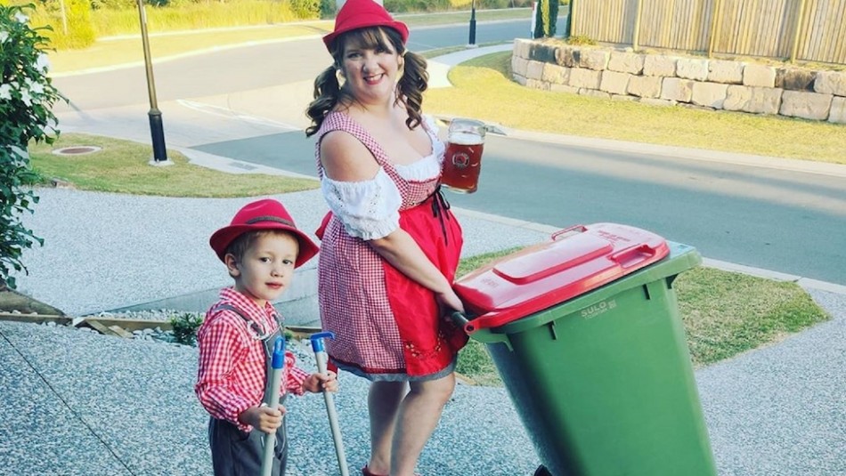 Sacar la basura disfrazado: Viral tendencia para sobrellevar la cuarentena Sacar la basura disfrazado: Viral tendencia para sobrellevar la cuarentena