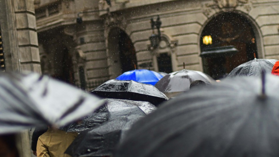 Imagen referencial Santiago con chubascos por la tarde: Revisa el pronóstico del tiempo