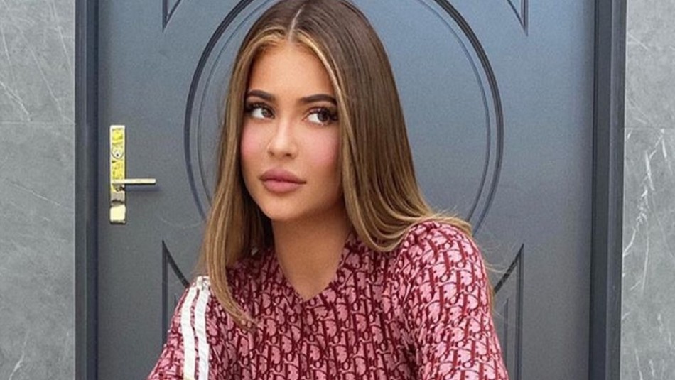 Kylie Jenner cambia de look y compra una lujosa mansión cerca de su ex Travis Scott Kylie Jenner cambia de look y compra una lujosa mansión cerca de su ex Travis Scott
