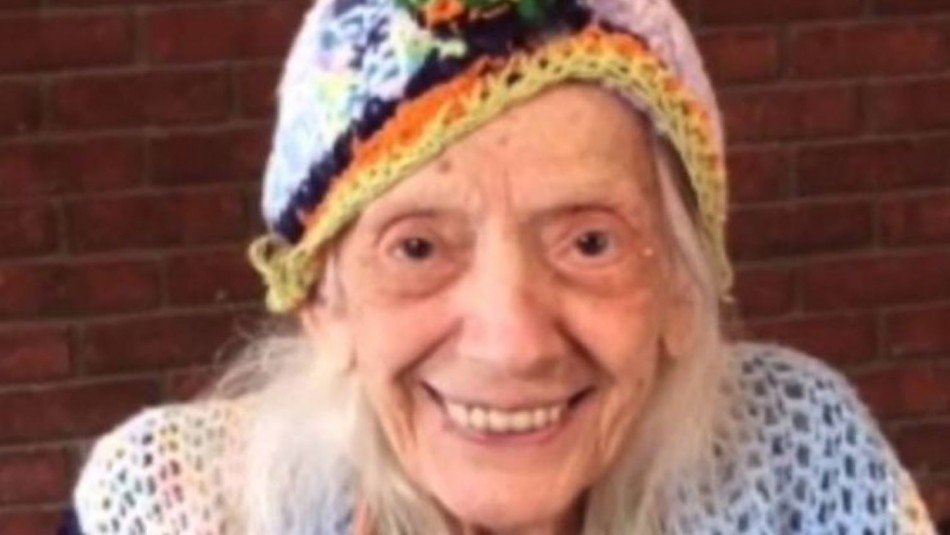 Anciana de 102 años ha sobrevivido a la gripe española y coronavirus además de superar cáncer Anciana de 102 años ha sobrevivido a la gripe española y coronavirus además de superar cáncer