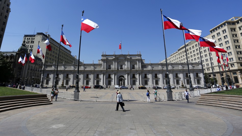 Palacio de La Moneda Gobierno anuncia nuevo ajuste fiscal por coronavirus: Disminuirá en más de US$2 mil millones
