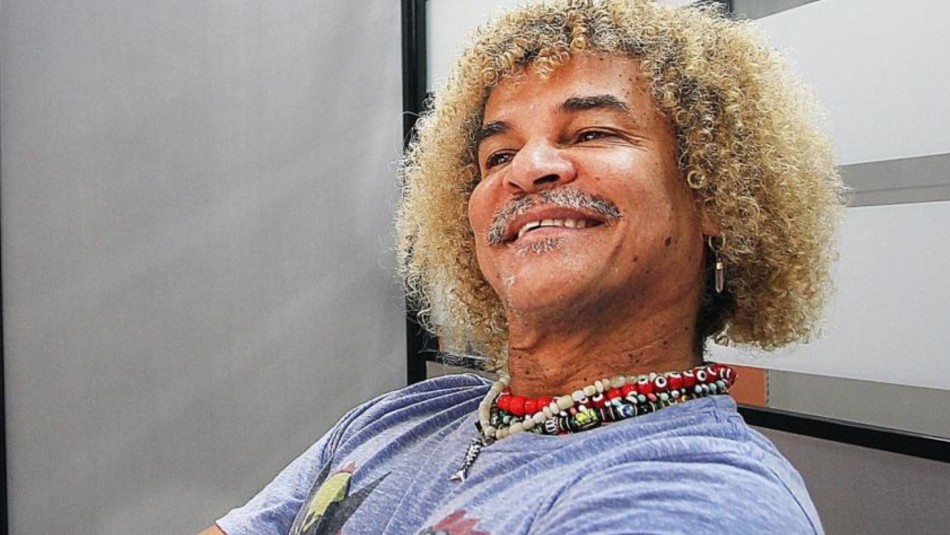 Carlos Valderrama Carlos Valderrama entrena vistiendo la camiseta de Colo Colo durante su cuarentena