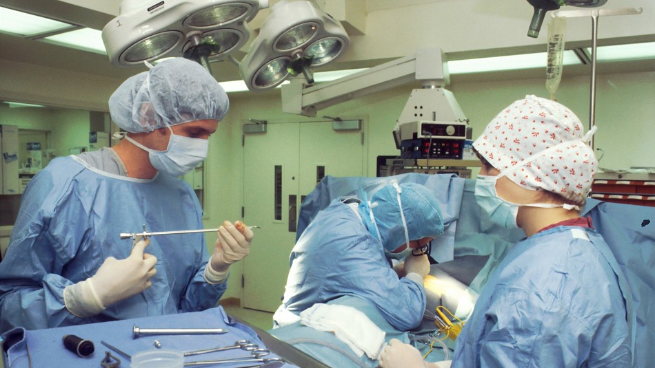 cirugias hospitalizaciones coronavirus Minsal anuncia levantamiento parcial de restricciones en cirugías médicas