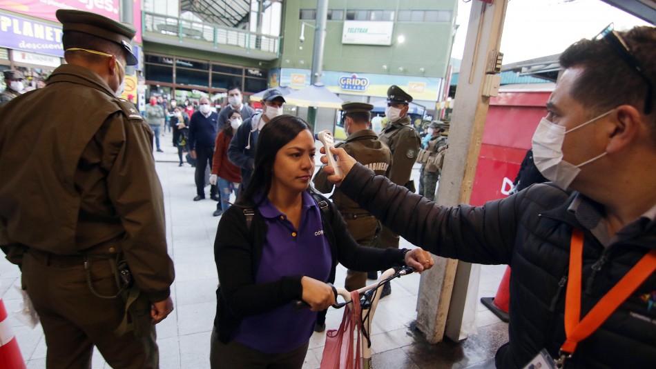 Alto flujo de personas en Terminal Sur de Estación Central Fin de semana largo: Fiscalizan terminal de Estación Central ante alto flujo de pasajeros