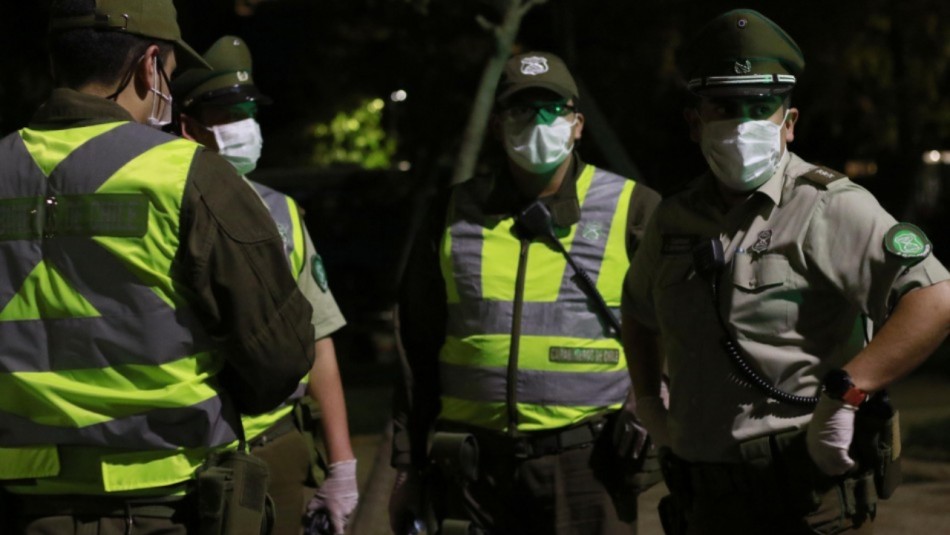 Carabineros detiene a responsable de fiesta clandestina con 400 asistentes en Maipú Carabineros detiene a responsable de fiesta clandestina con 400 asistentes en Maipú