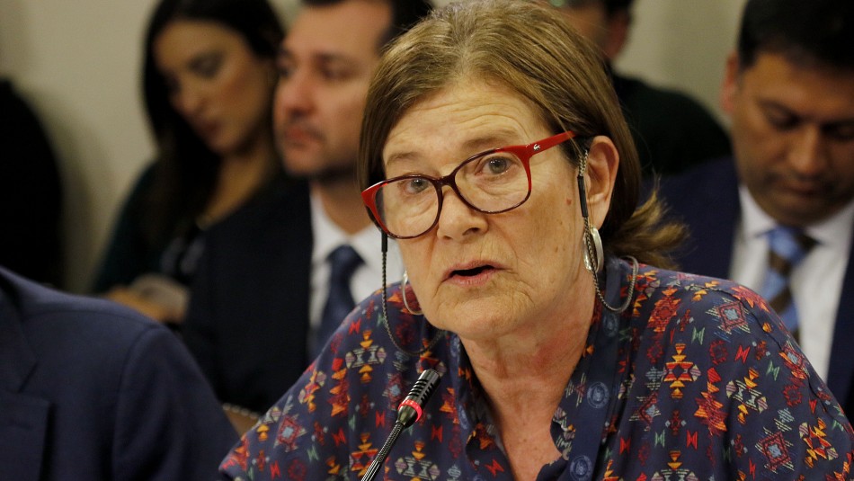 Directora del Sename renuncia a su cargo tras polémica por convenio con la ANI Directora del Sename renuncia a su cargo tras polémica por convenio con la ANI