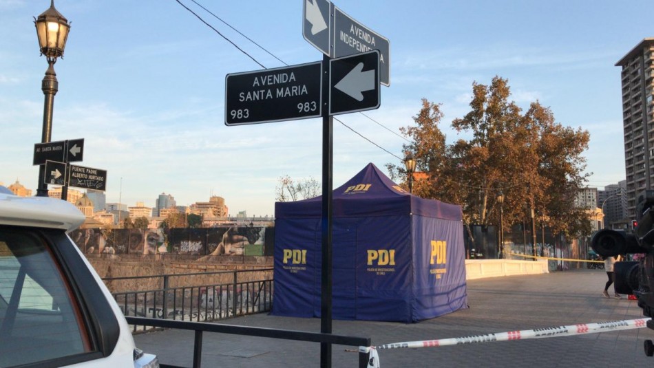 Encuentran cuerpo en la ribera del río Mapocho en Independencia Encuentran cuerpo en la ribera del río Mapocho en Independencia