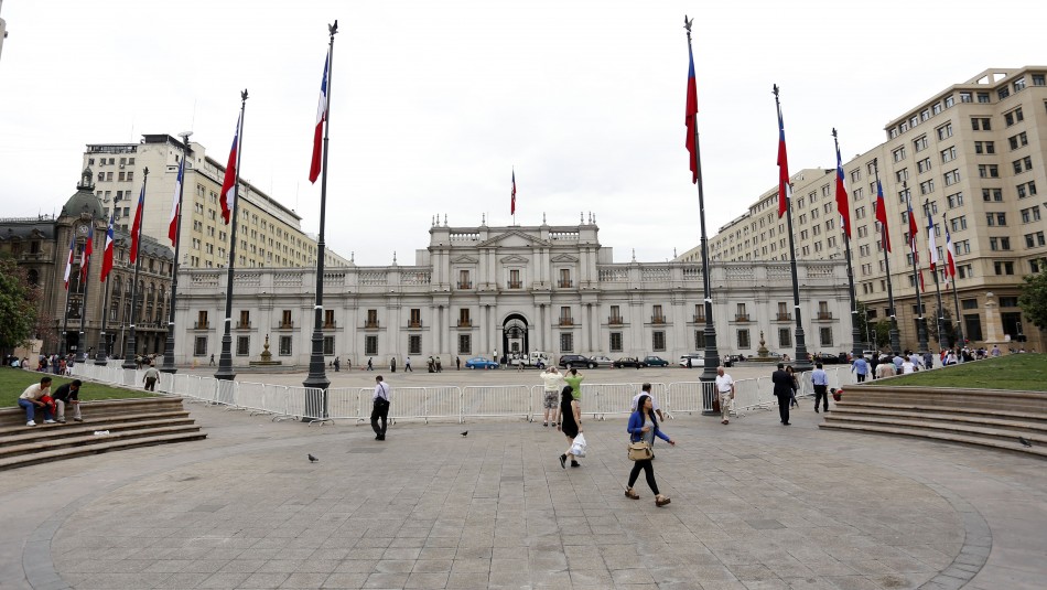Activan protocolo en La Moneda por caso confirmado de coronavirus en un trabajador de prensa Activan protocolo en La Moneda por caso confirmado de coronavirus en un trabajador de prensa